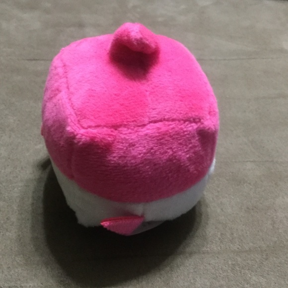 PINK FONG BABY SHARK PLUSHIE WITH SOUND - Picture 5 of 8